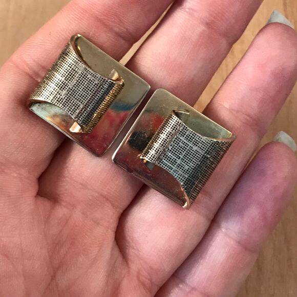 Vintage Goldtone Cuff Links and Tie Clip from the 70s - Picture 3 of 3